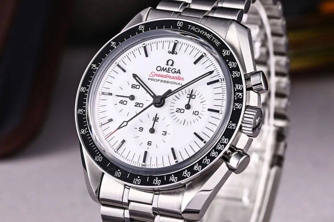 锁新年的仪式感我用这枚腕表解(图2)